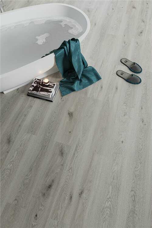  waterproof laminate flooring in the bathroom