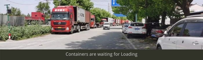 Containers are waiting for Loading (2).jpg
